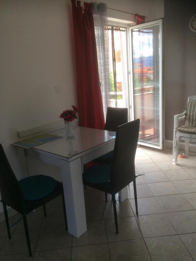 Botic Apartments Šilo Екстериор снимка
