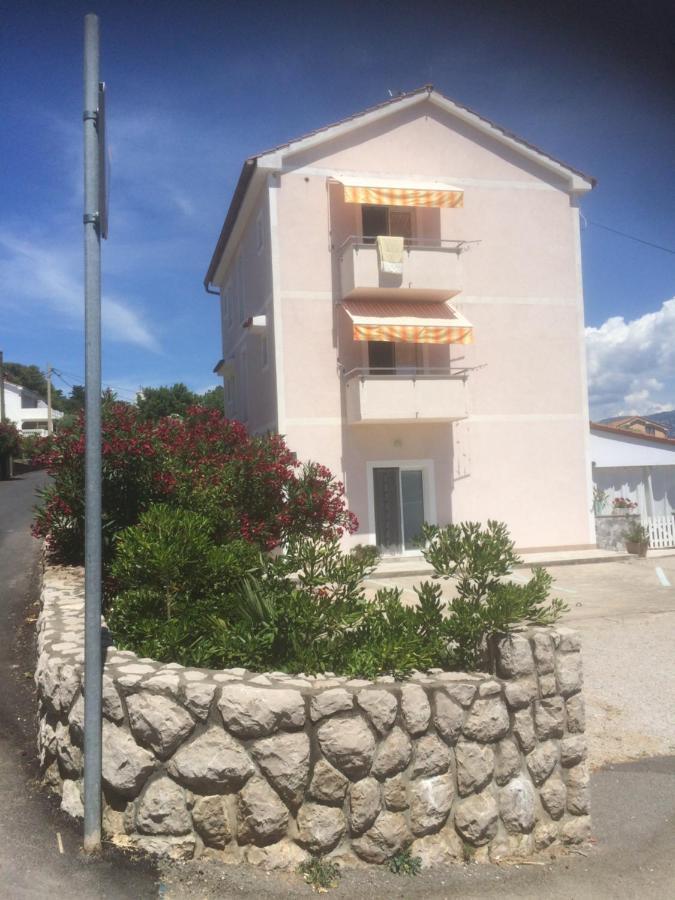 Botic Apartments Šilo Екстериор снимка
