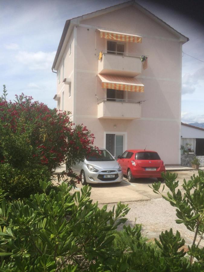 Botic Apartments Šilo Екстериор снимка