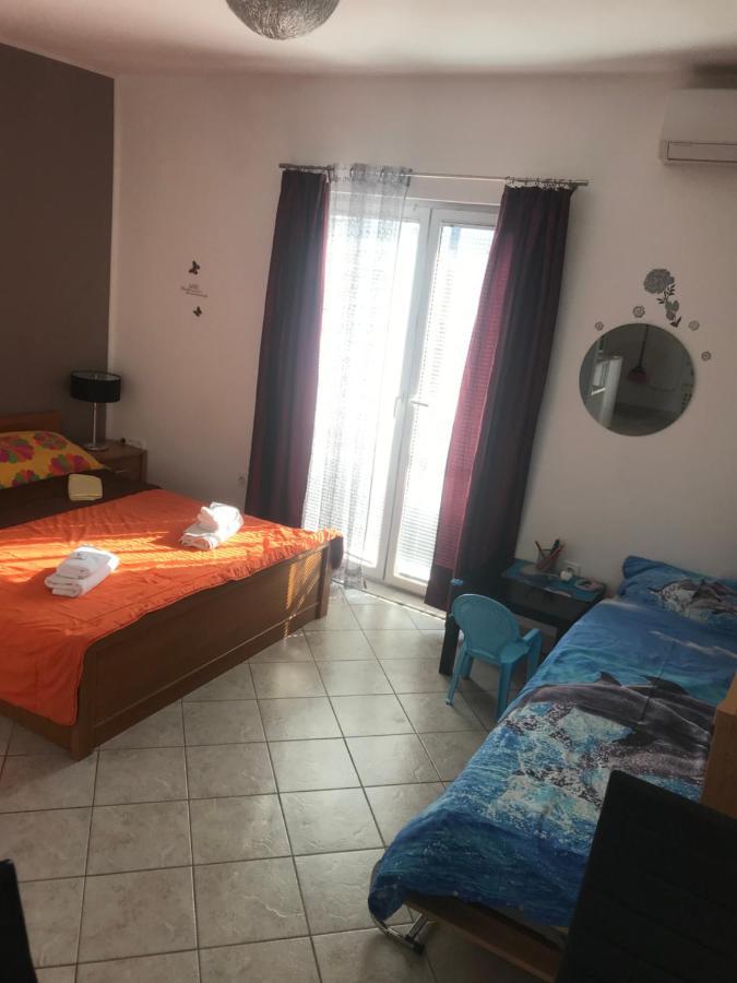 Botic Apartments Šilo Екстериор снимка