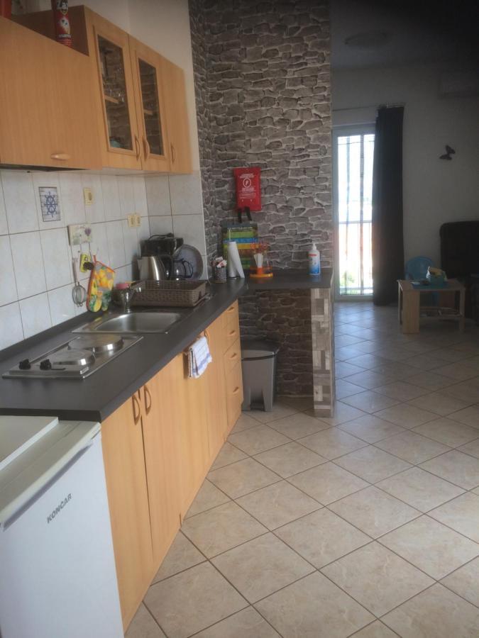 Botic Apartments Šilo Екстериор снимка