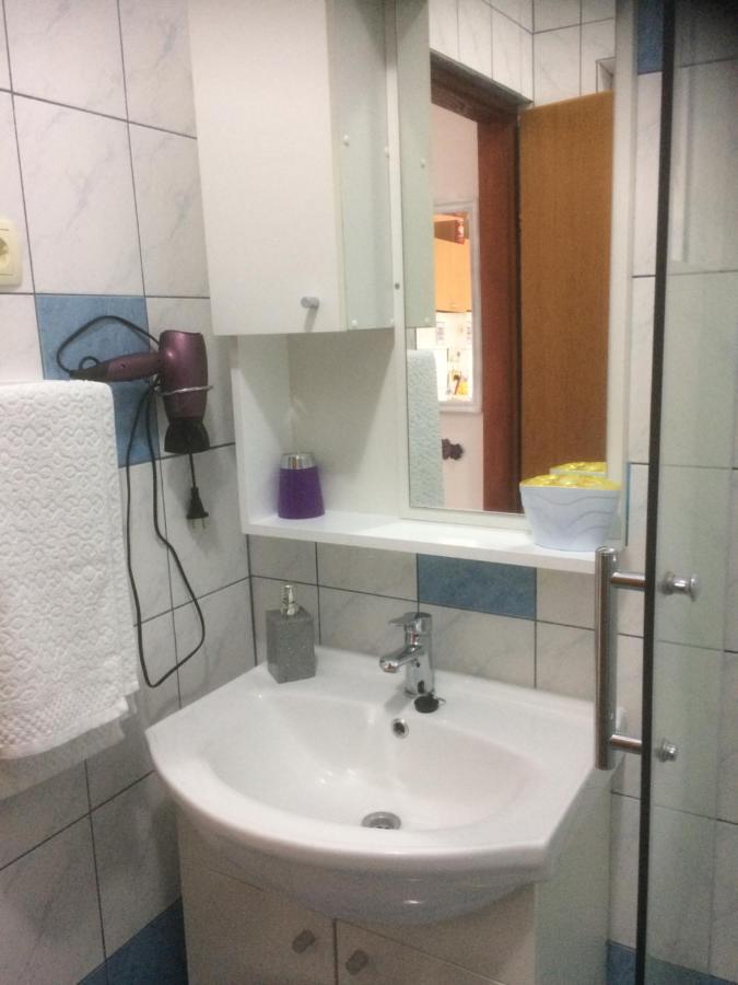 Botic Apartments Šilo Екстериор снимка
