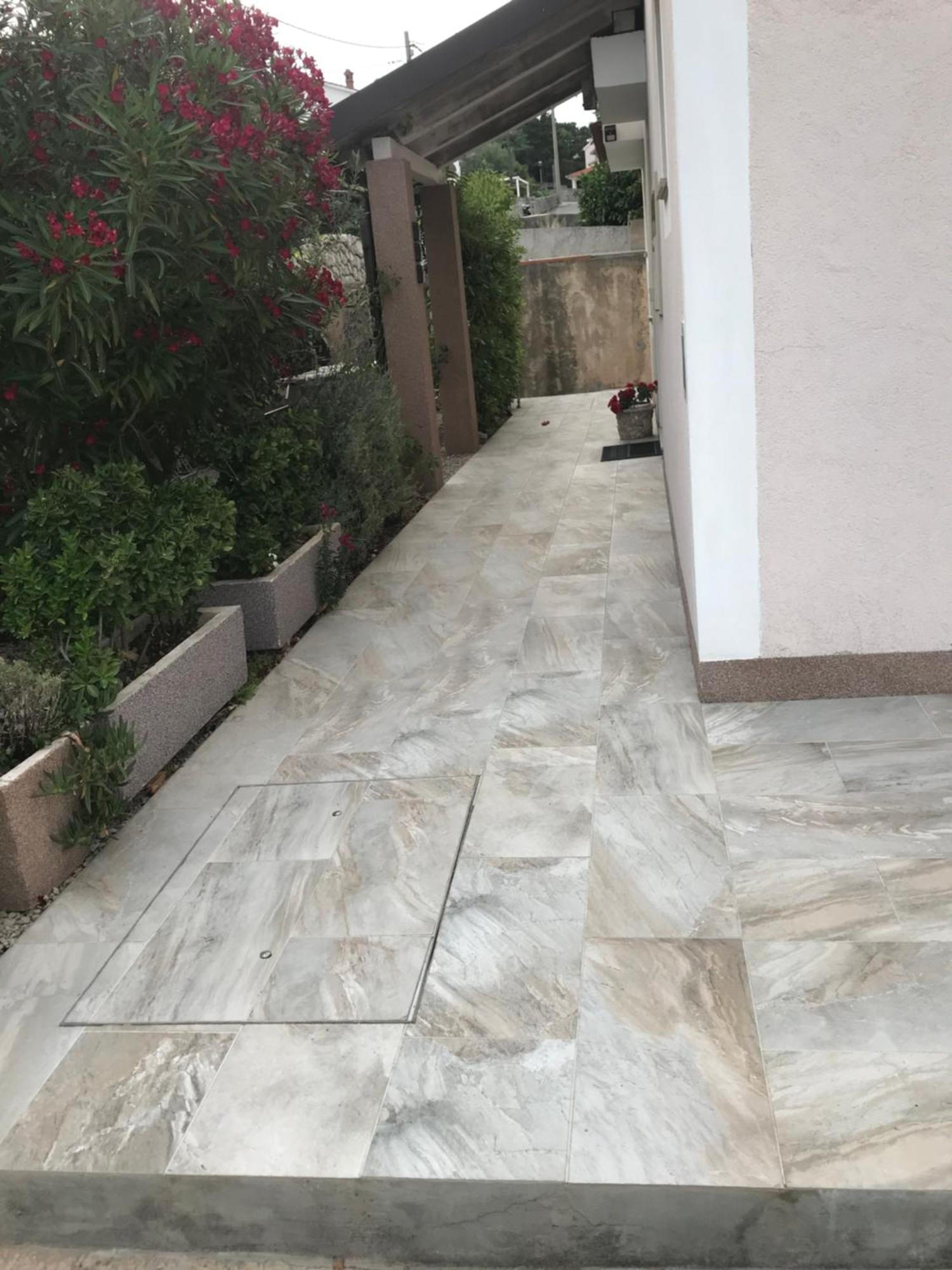 Botic Apartments Šilo Екстериор снимка