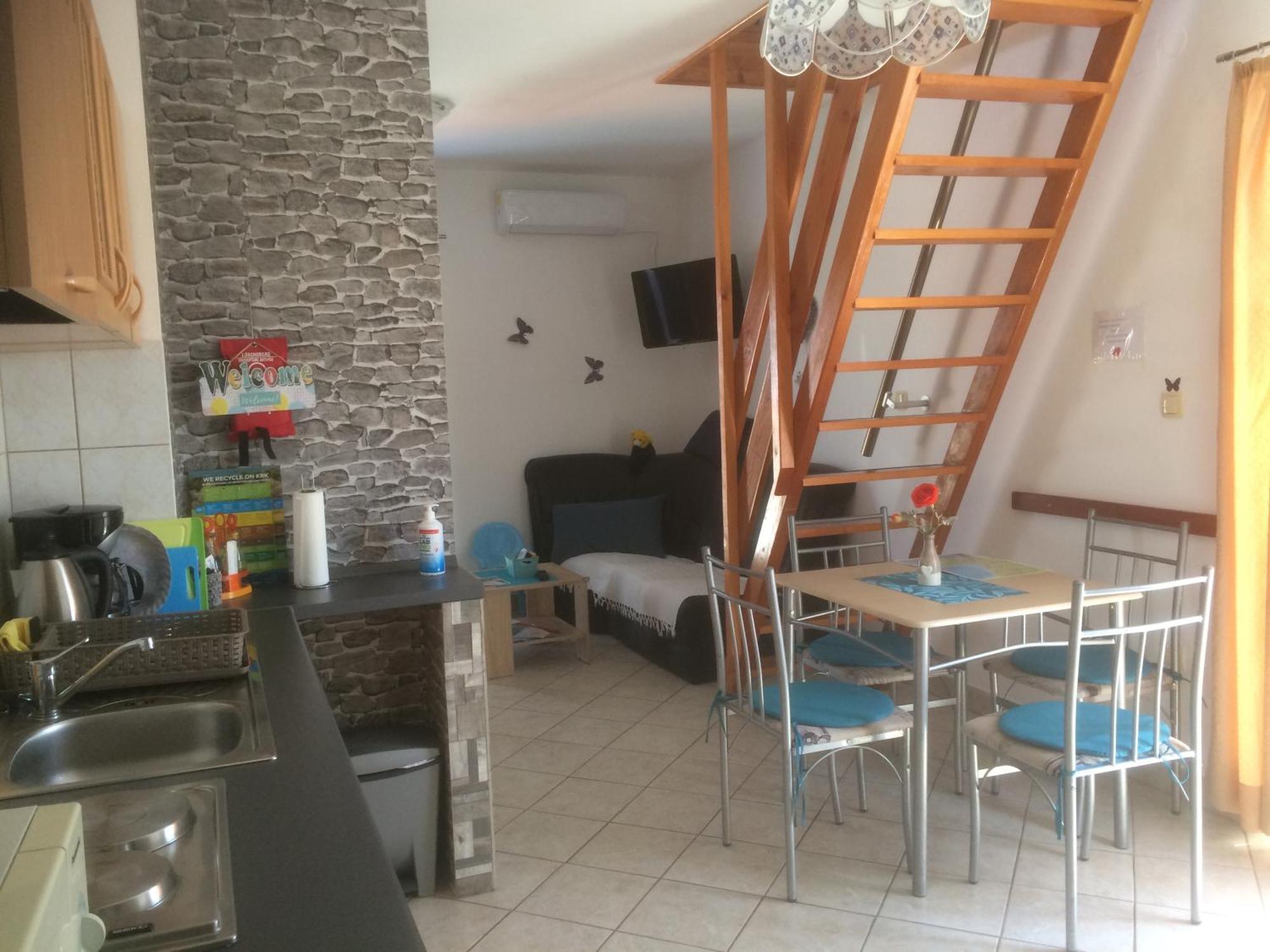 Botic Apartments Šilo Екстериор снимка